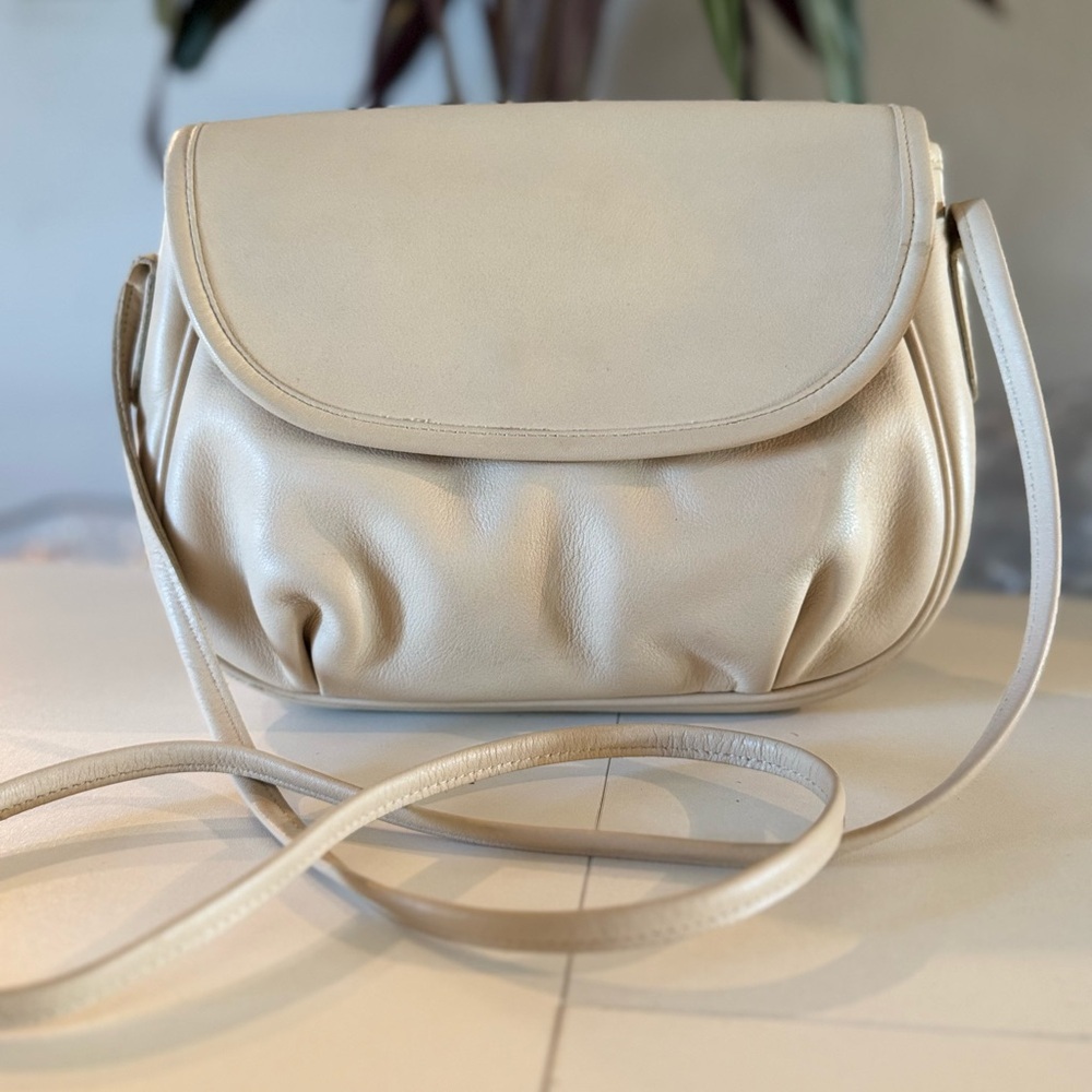 Vintage Coach Cream Crossbody Bag